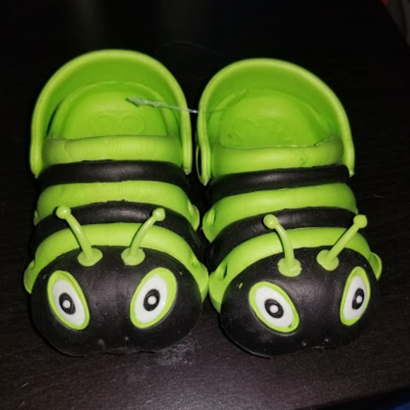 Toddler Black and Green Caterpillar Crocs - Picture 2 of 5